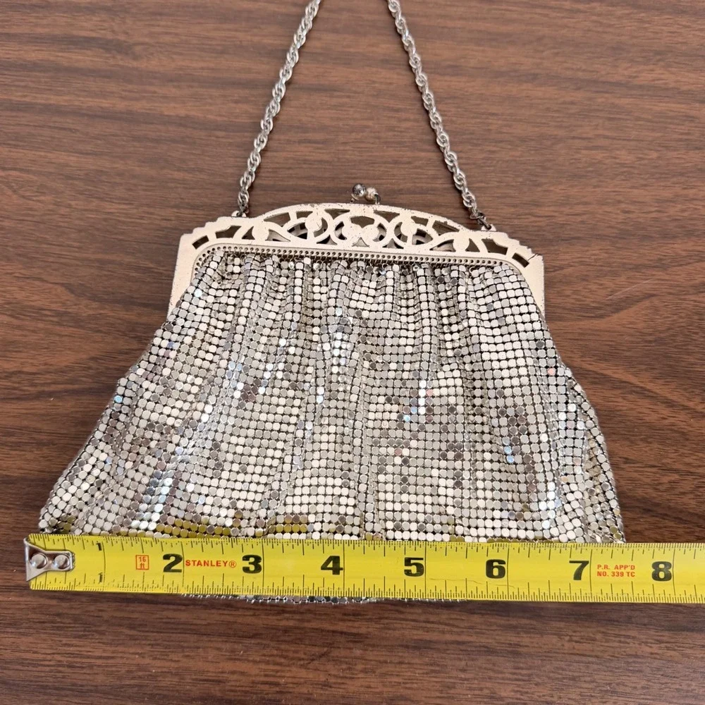 Whiting & Davis Silver Frame Metal Mesh Bag Purse Art Deco Chain Strap Kiss Lock
